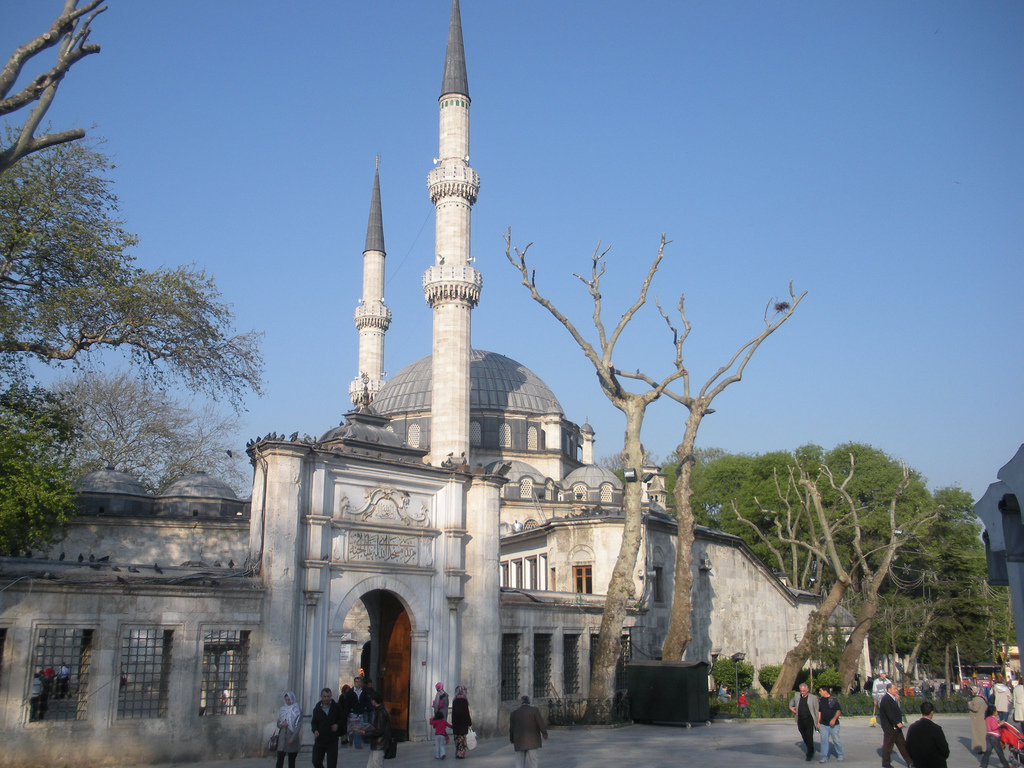 مسجد أيوب سلطان يروي قصة صحابي جليل استشهد على أسوار اسطنبول ترك برس