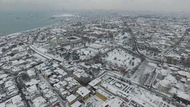 صور جوية لإسطنبول وهي مغطاة بالثلوج