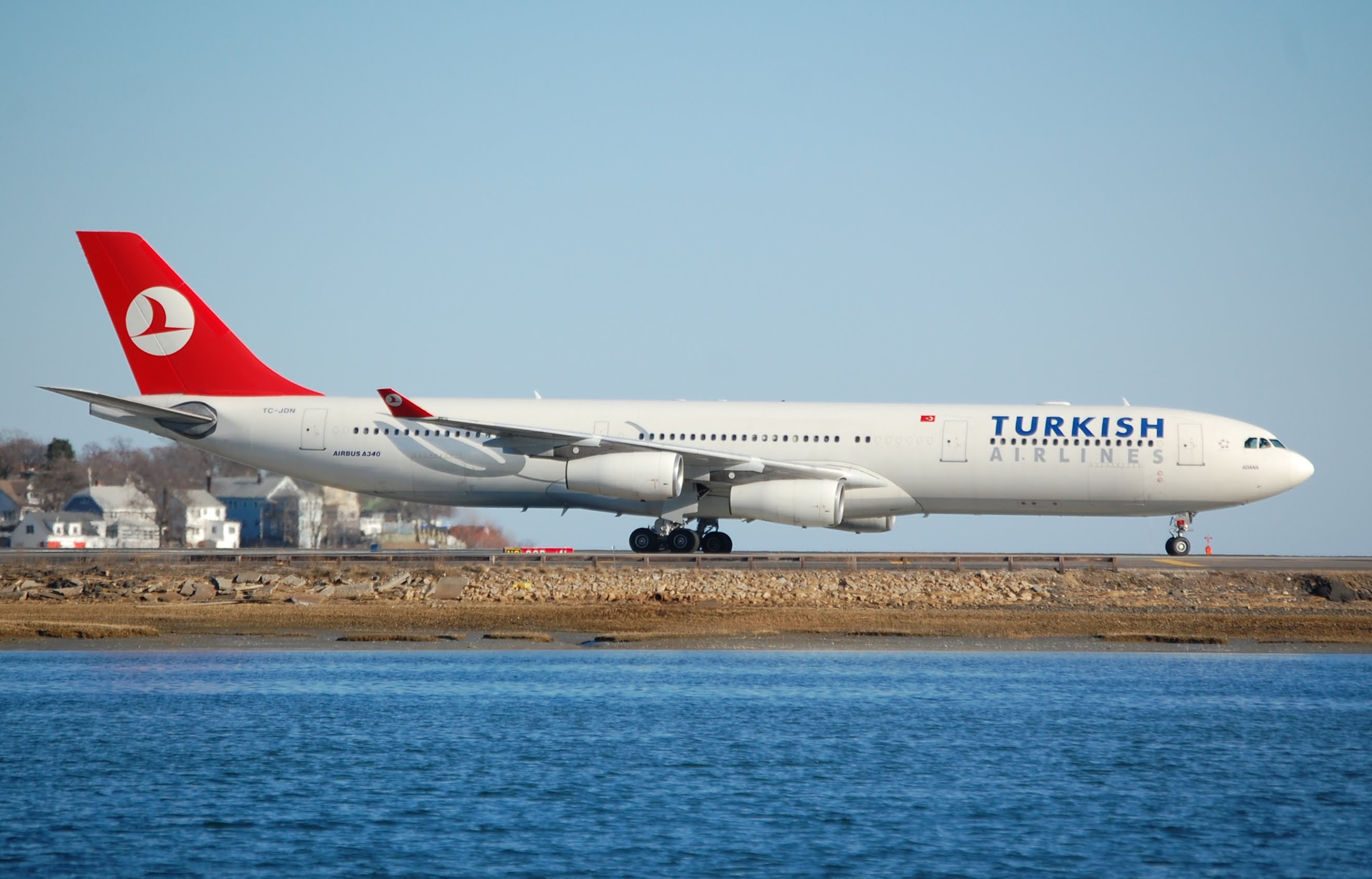 Турецкие авиалинии сайт. Turkish Airlines. Эйрбас Konya Турция. Airbus a340 красивые фото. Самолет боком Turkish.